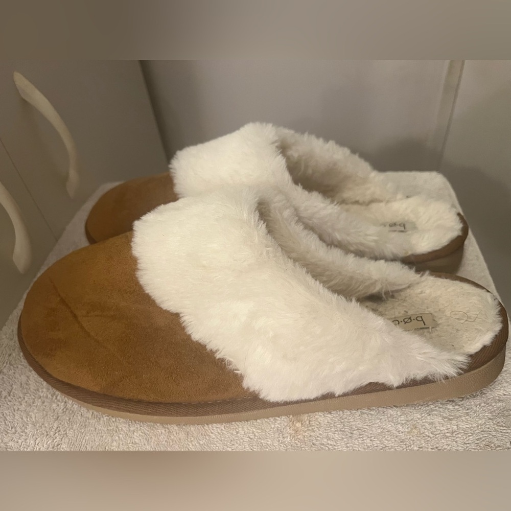 Size 10-11 b.o.c. Women's Tan and White Slippers